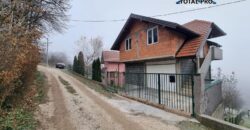 Dvije kuće sa zemljištem Ranovačka / Ahatovići