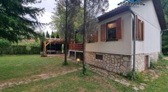 Vikendica sa zemljištem – Gora Semizovac / Vogošća Vikendica sa zemljištem – Gora Semizovac / Vogošća