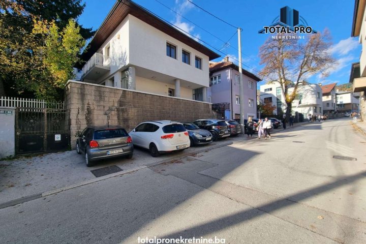 Trosoban stan / Safvet-bega Bašagića – Stari Grad Trosoban stan / Safvet-bega Bašagića – Stari Grad